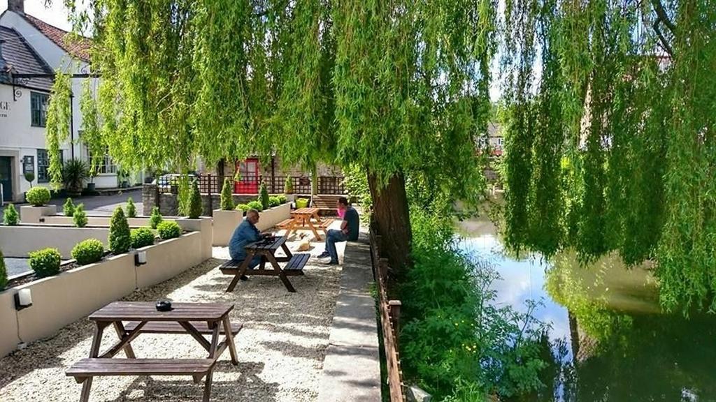 The George At Nunney Hotel Luaran gambar