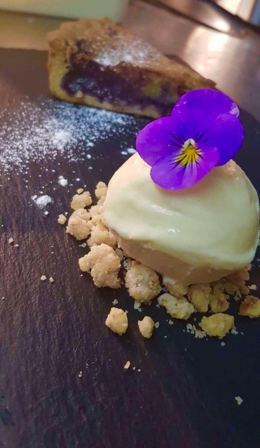 The George At Nunney Hotel Luaran gambar